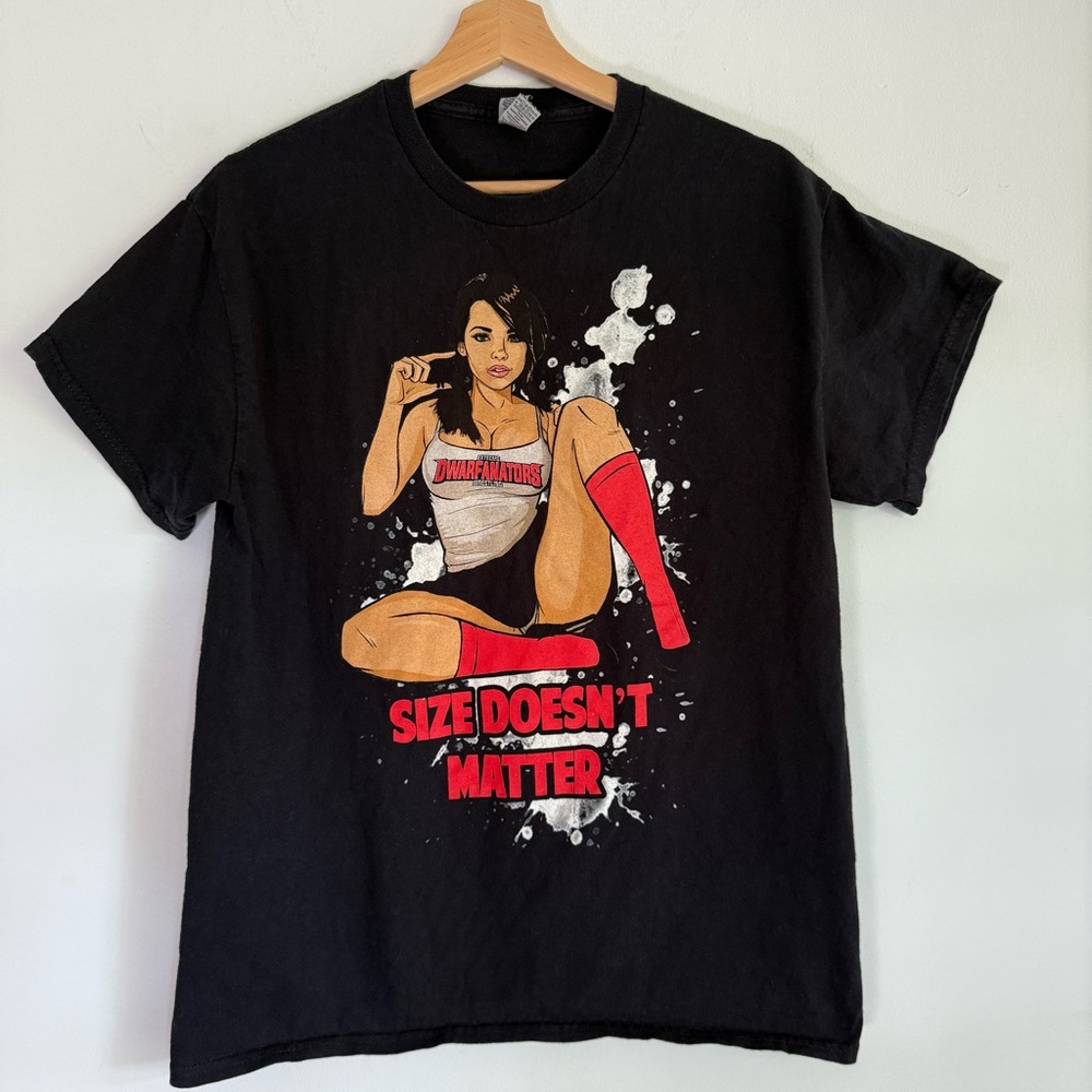 Dwarfinators Extreme Dwarf  Wrestling Black Graphic Tee “Size Doesn’t Matter”  M